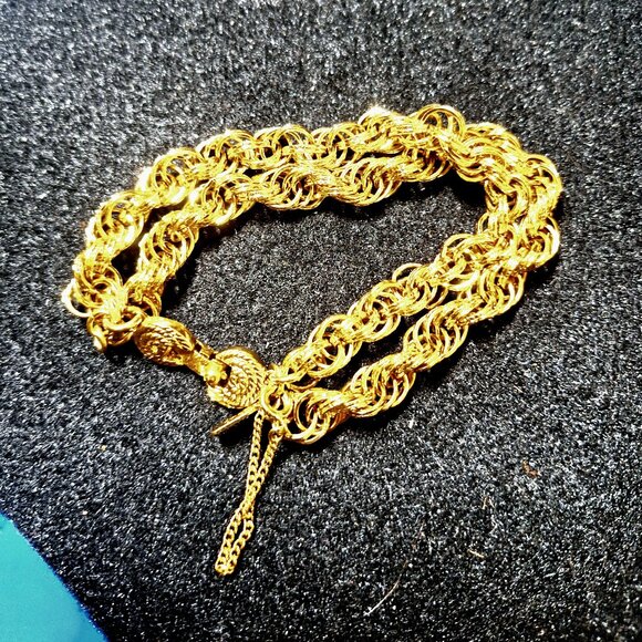 Vintage Monet Gold Bracelet With a Safety Chain - Picture 1 of 6
